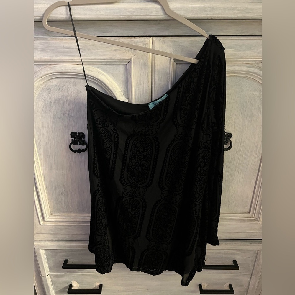 Karlie Black Velvet Burnout One Shoulder Long Sleeve Mini Cocktail Dress